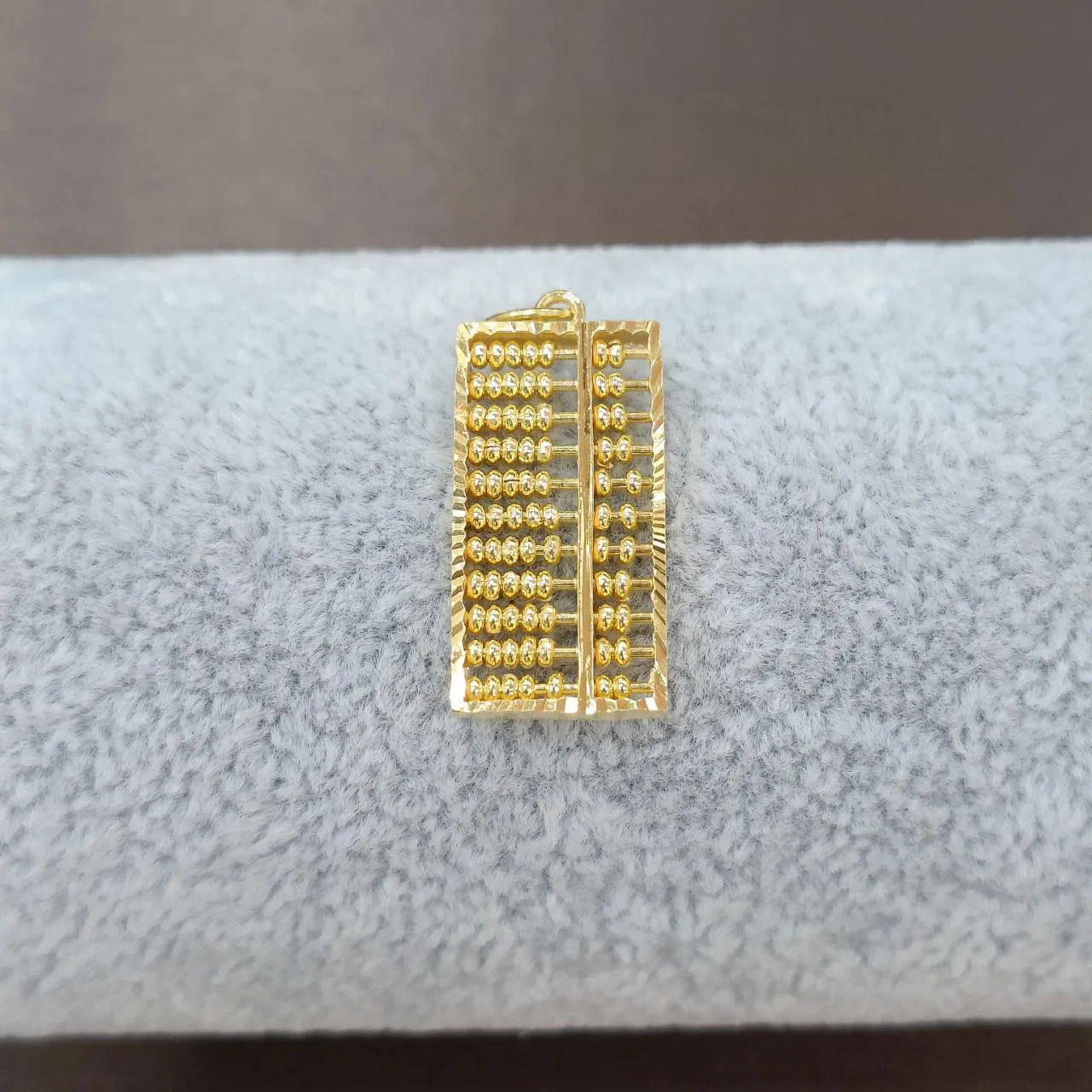 22k / 916 Gold Rectangle abacus pendant