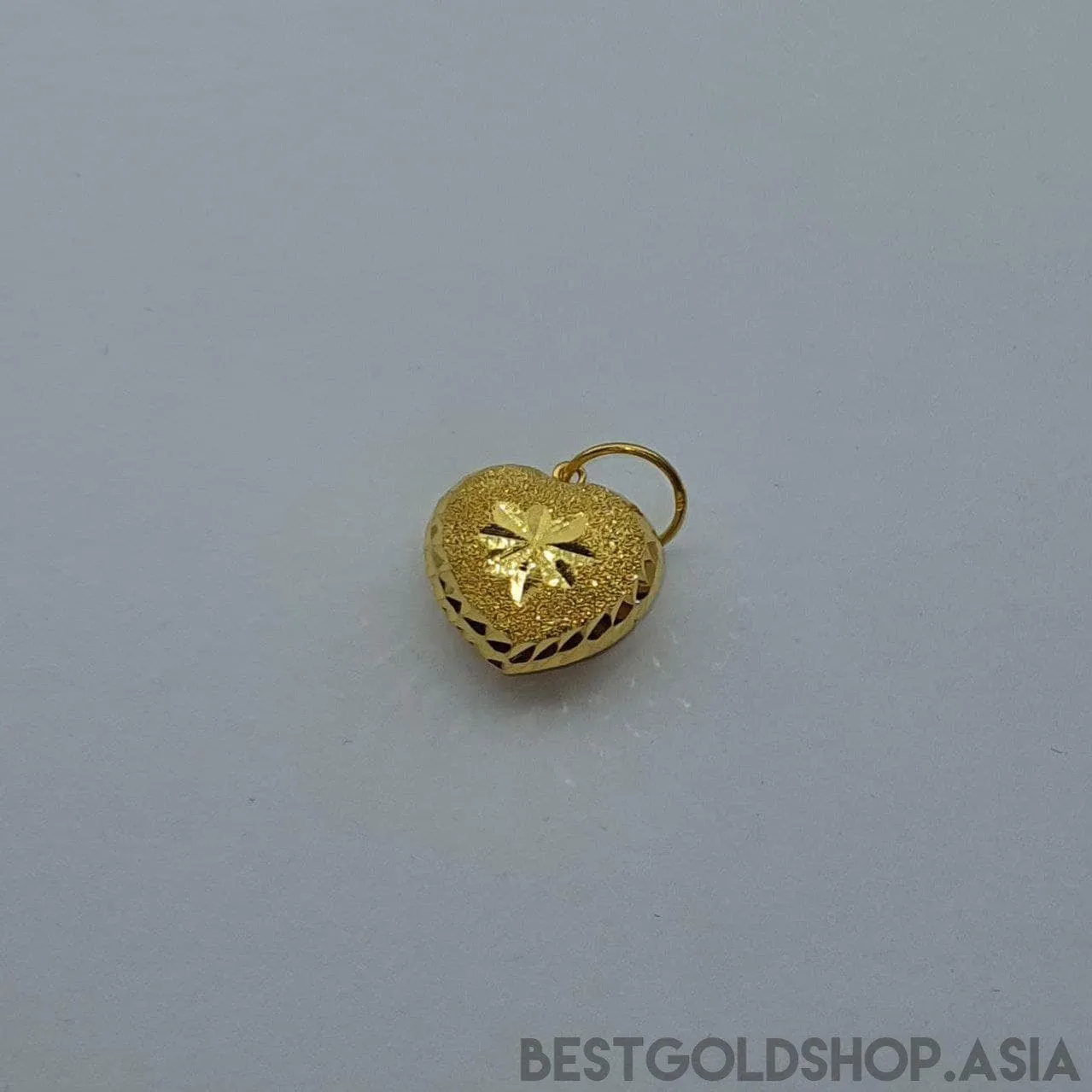 22k / 916 gold sandy heart Large Pendant