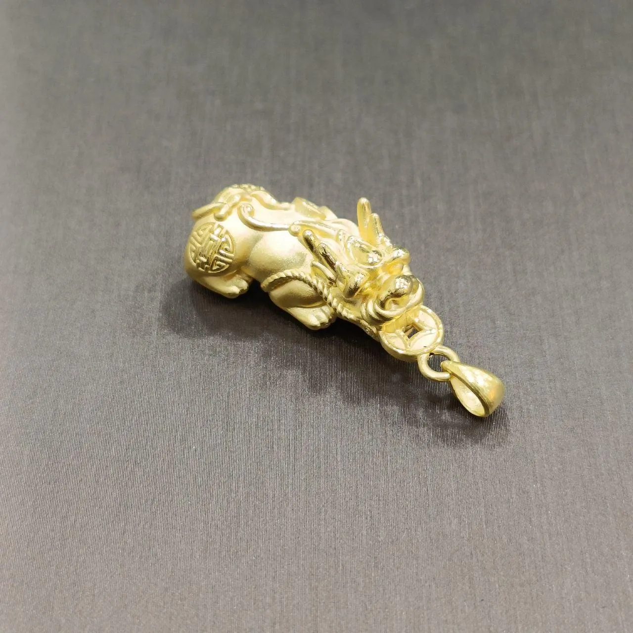 24k / 999 Gold Hollow Pixiu Pendant