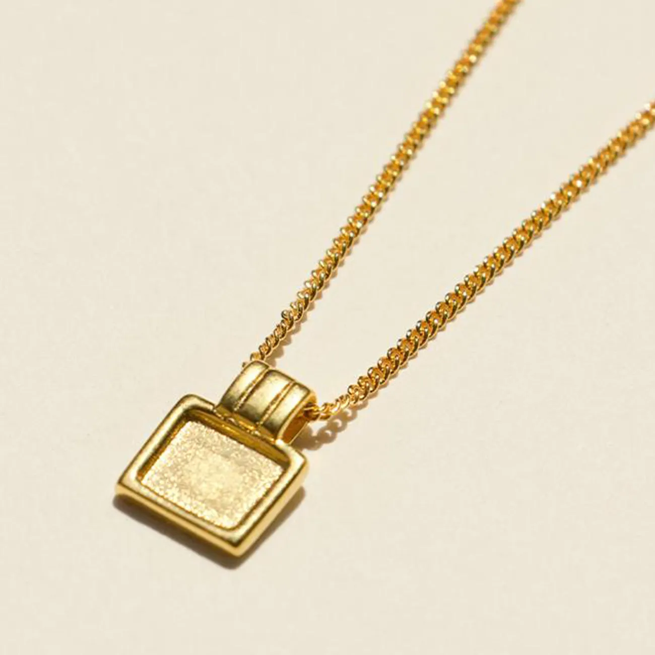 925 SQUARE PENDANT NECKLACE GOLD