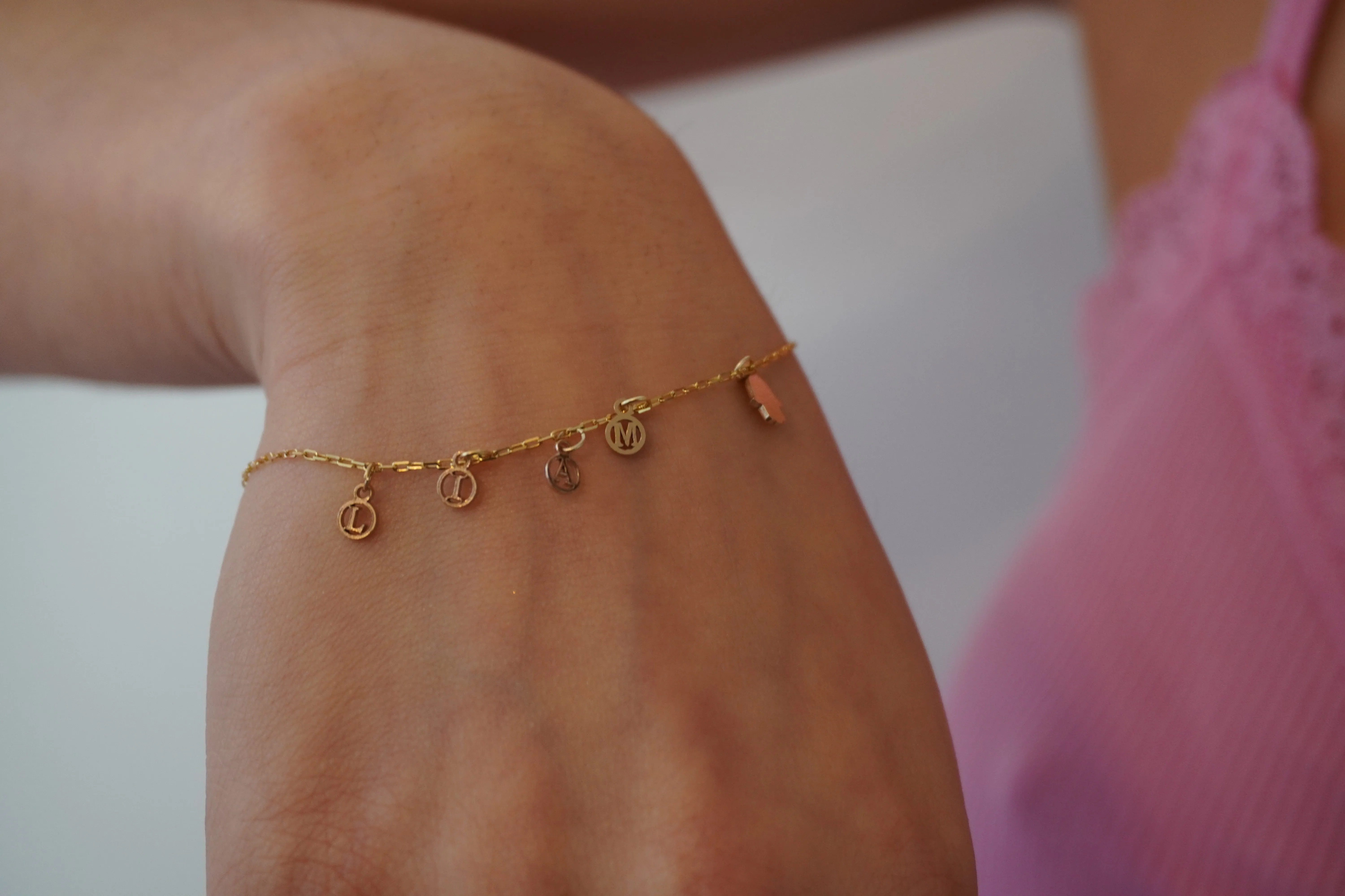 Circle Initial Charm - B | 10k Yellow Gold