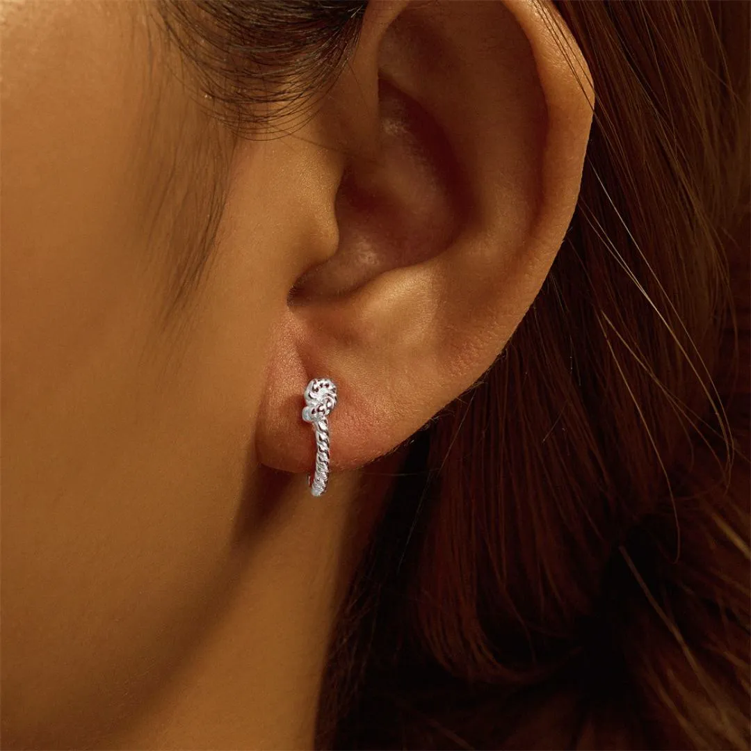 Fashion Geometric Twist Huggie Earring for Women