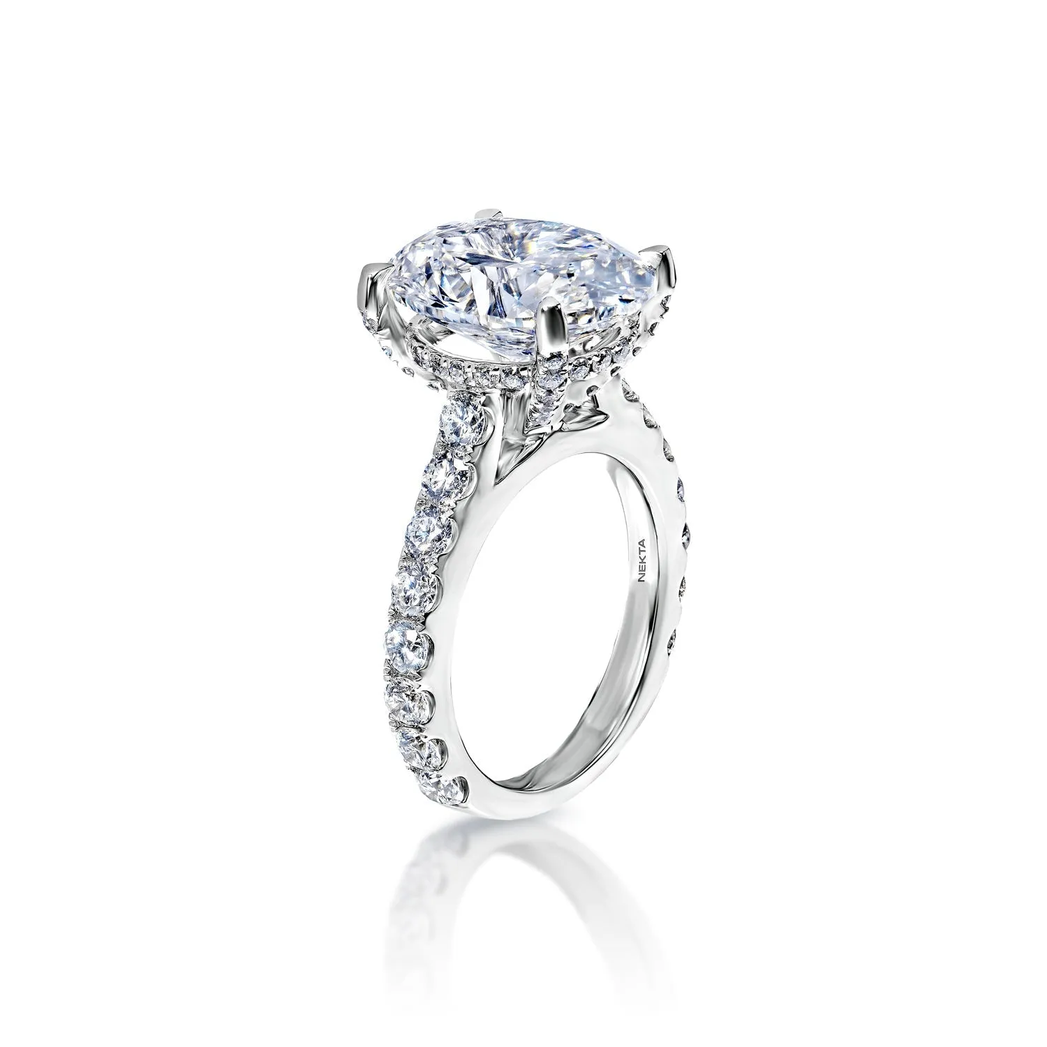 Lynzi 9 Carat F VS2 Oval Cut Lab Grown Diamond Engagement Ring in 18k White Gold. IGI Certified.