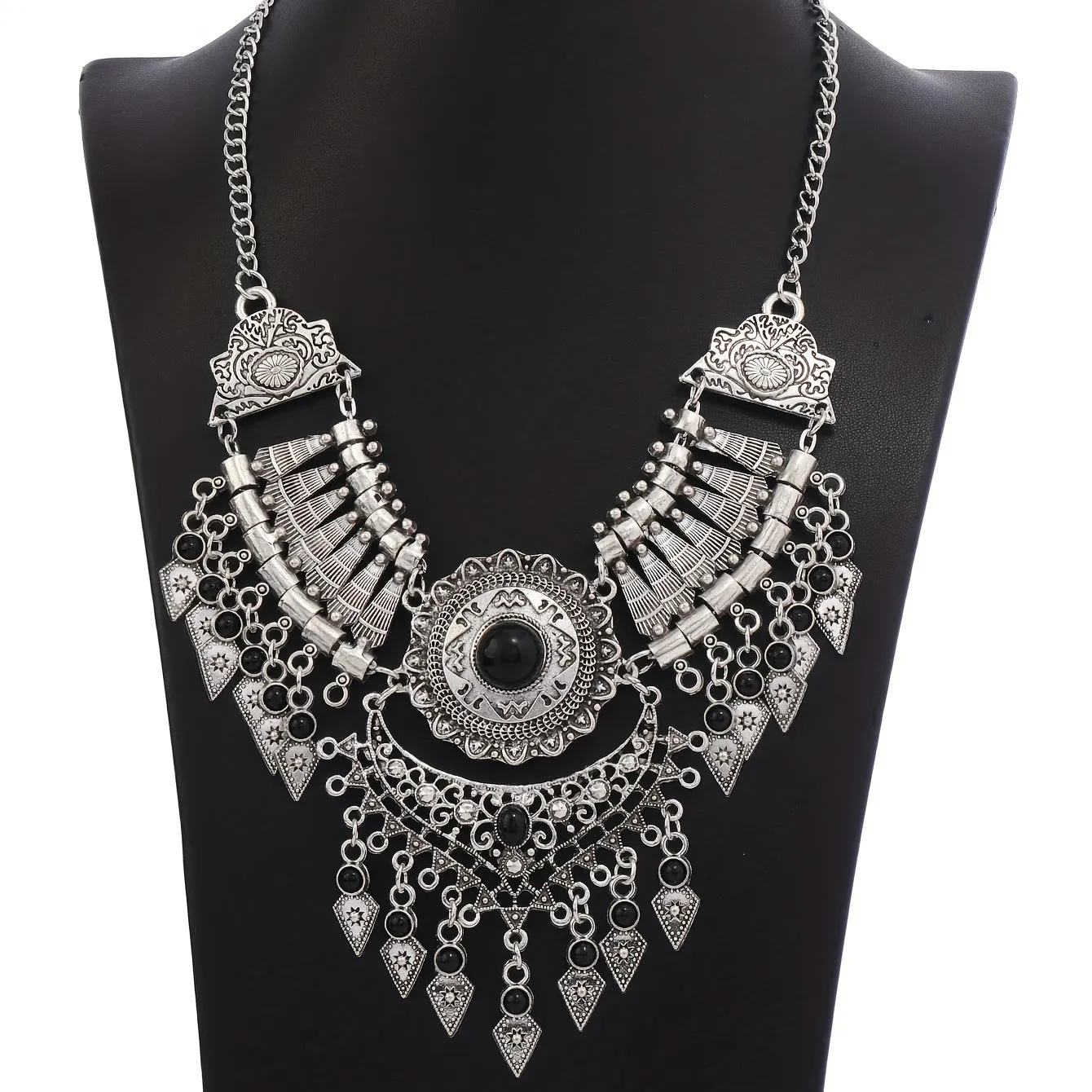 Multilayer Vintage Style Chunky Necklace With Tassel Pendant Clavicle Chain Women's Ethnic Style Necklace