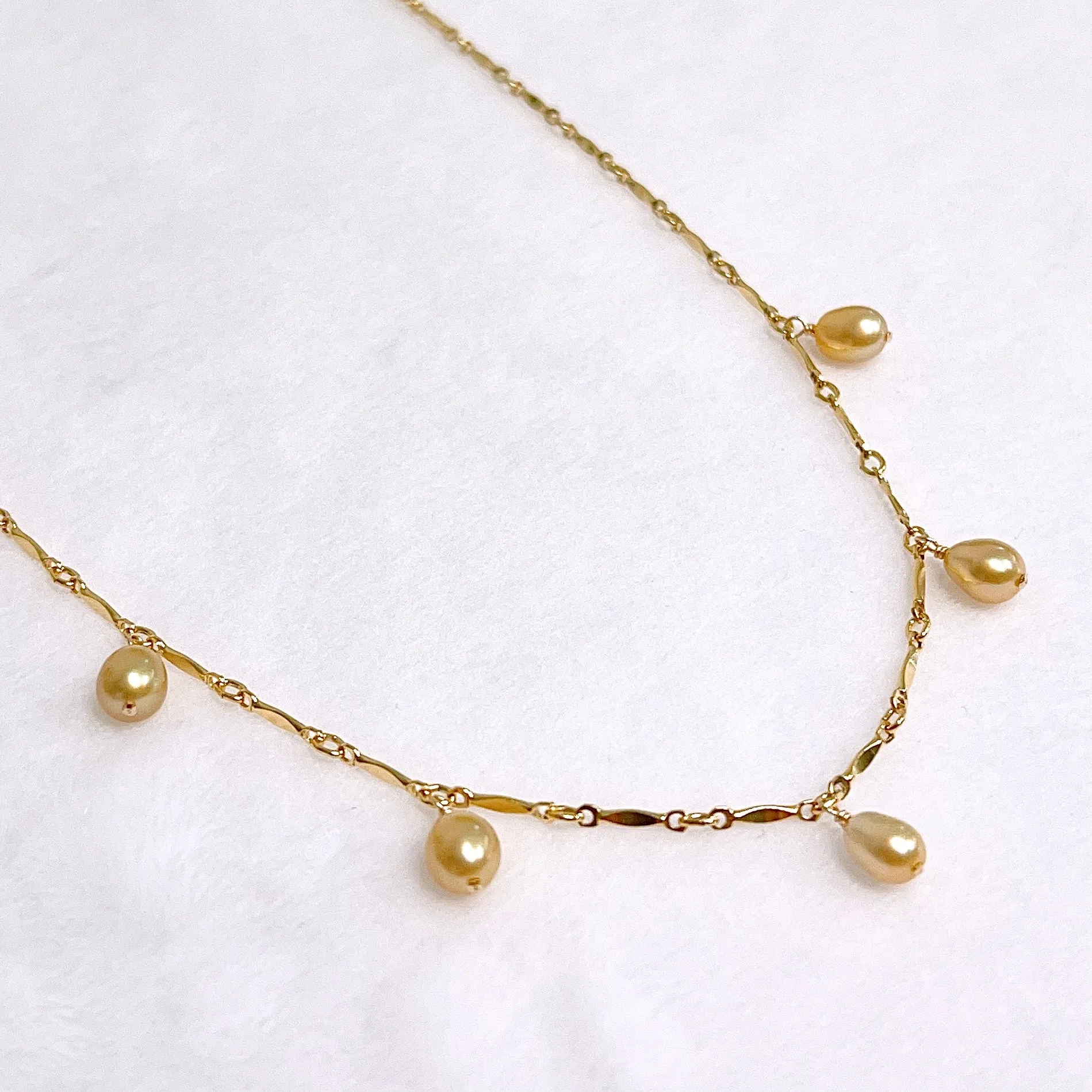 Necklace IVANAH - gold south sea keshi pearls (N417)