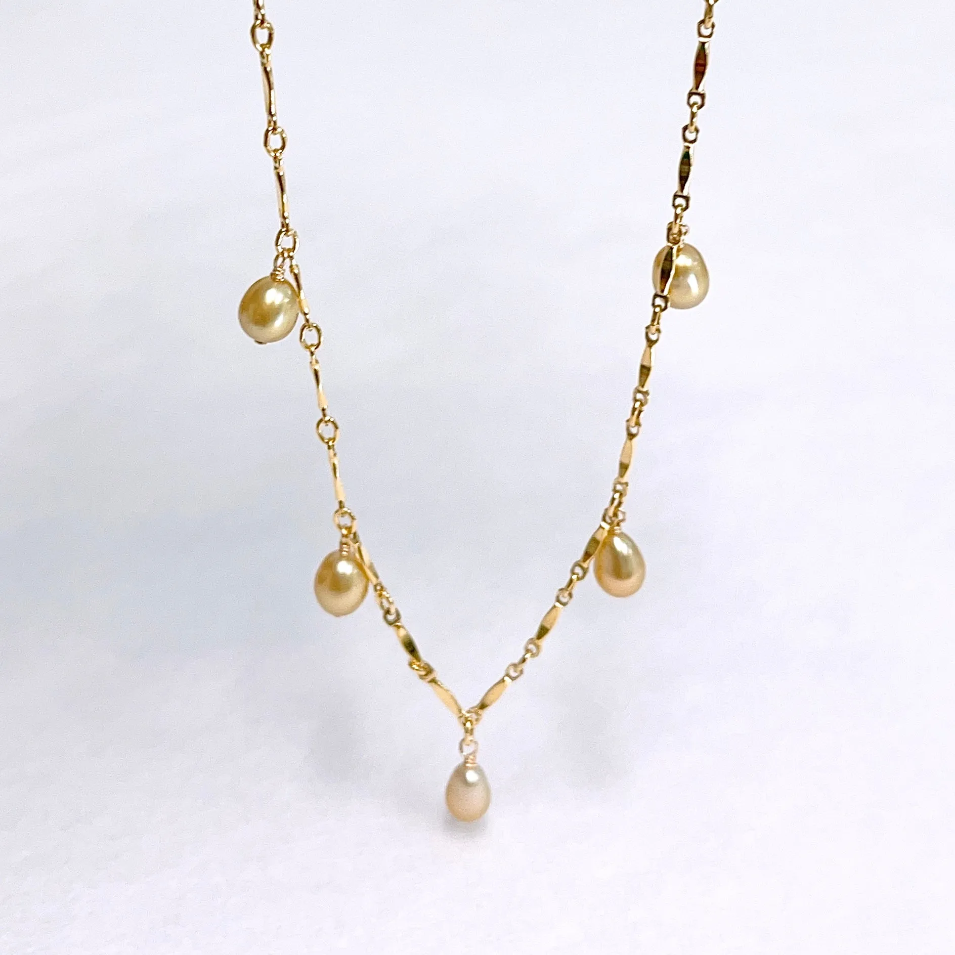 Necklace IVANAH - gold south sea keshi pearls (N417)