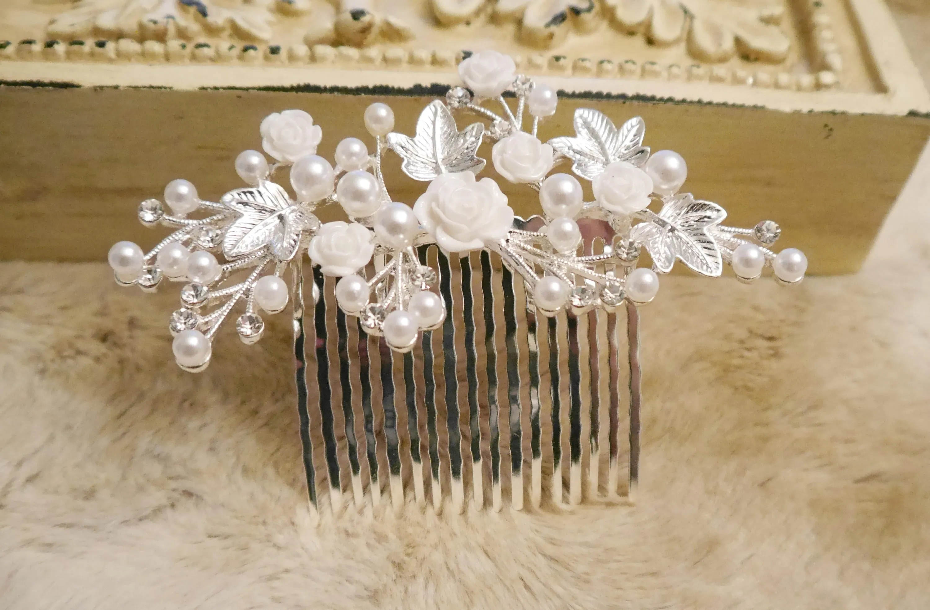 Sale! Vintage-Style Hair Accessory, Pearl Hair Comb, Bridesmaids Hair Accessory, Prom Hair Clip, Wedding Hair Jewelry, Wedding Hair Clip