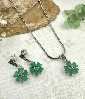 The Silver Marcasite Pendant Set (Green)